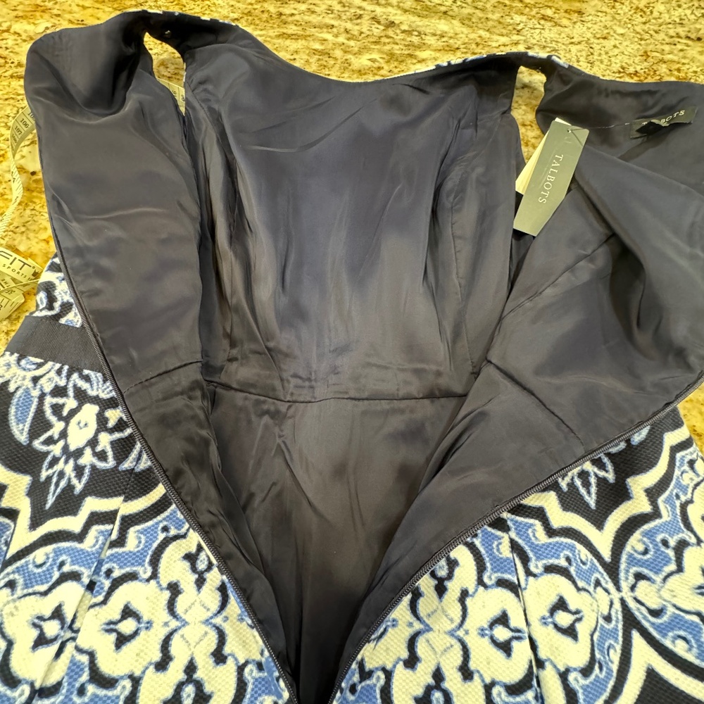 LOW PRICE!****TALBOTS****NWT Fully-Lined  Dress Blue/White Medallion Print -8P - Picture 13 of 15